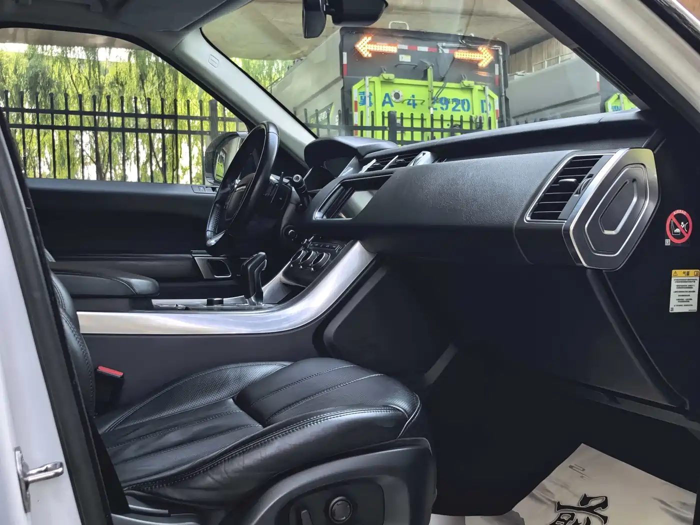 Land Rover Range Rover Sport 2016 Model 3.0 SC V6 HSE DYNAMIC фото 6