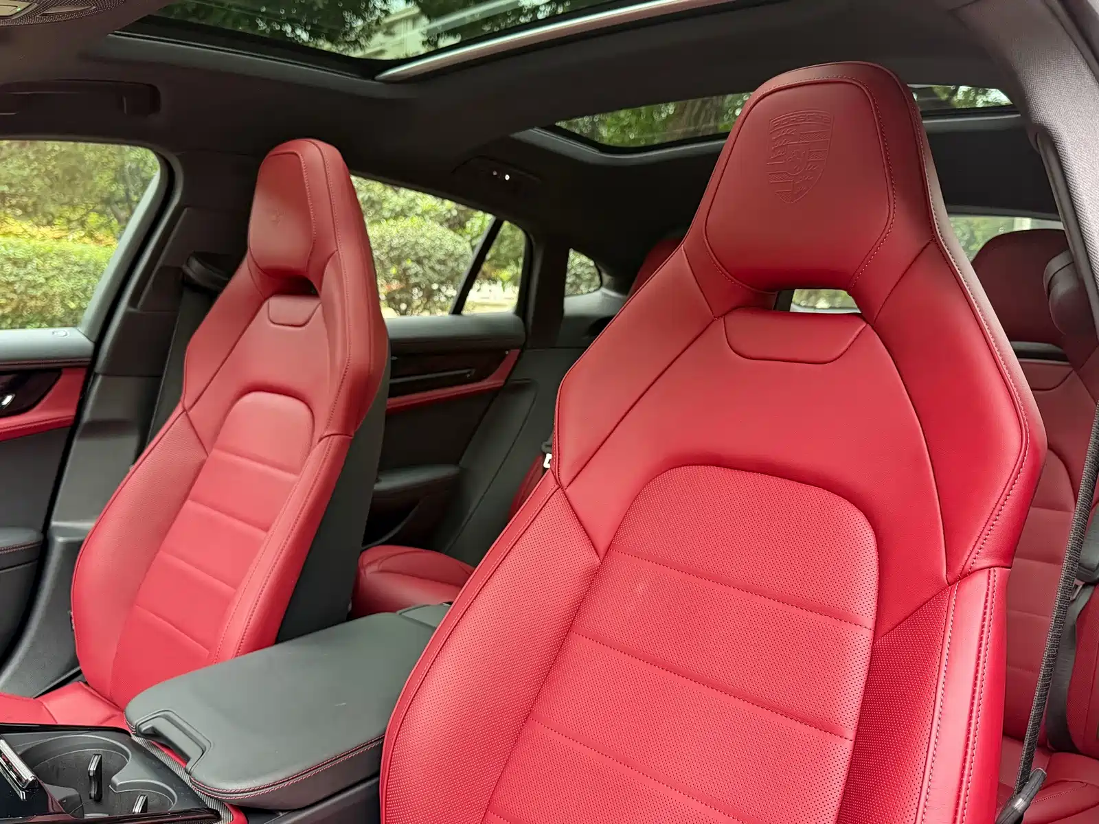 Photo 24 - Porsche Panamera