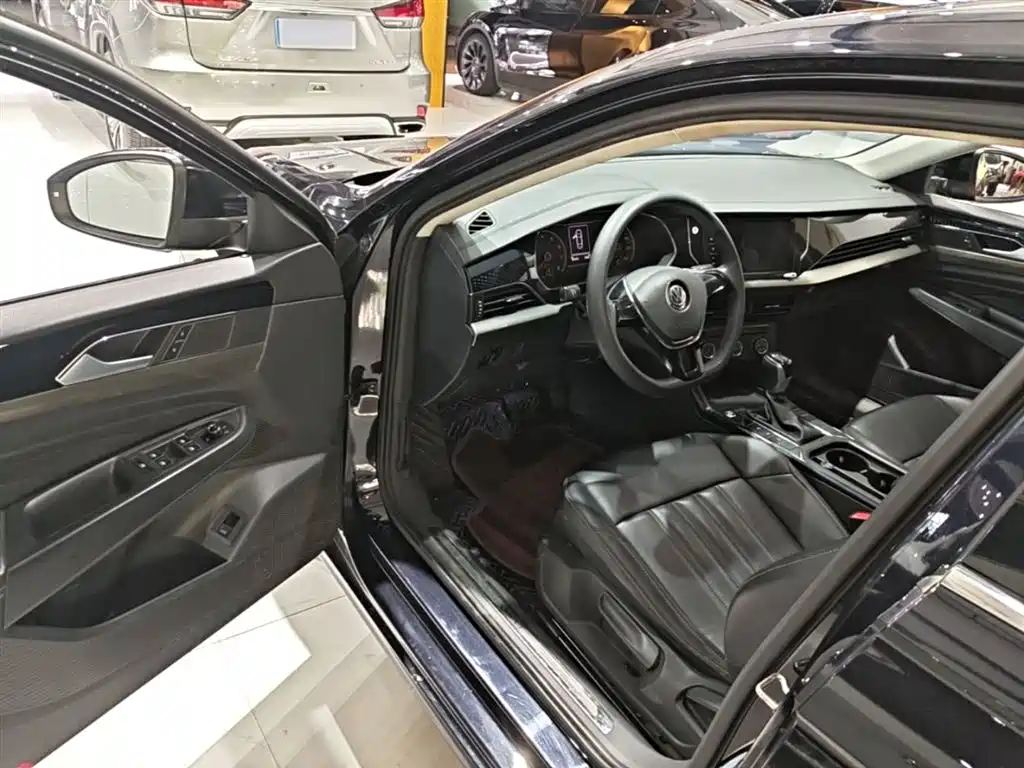 Volkswagen Passat 2020 280TSI Business Edition China VI фото 15