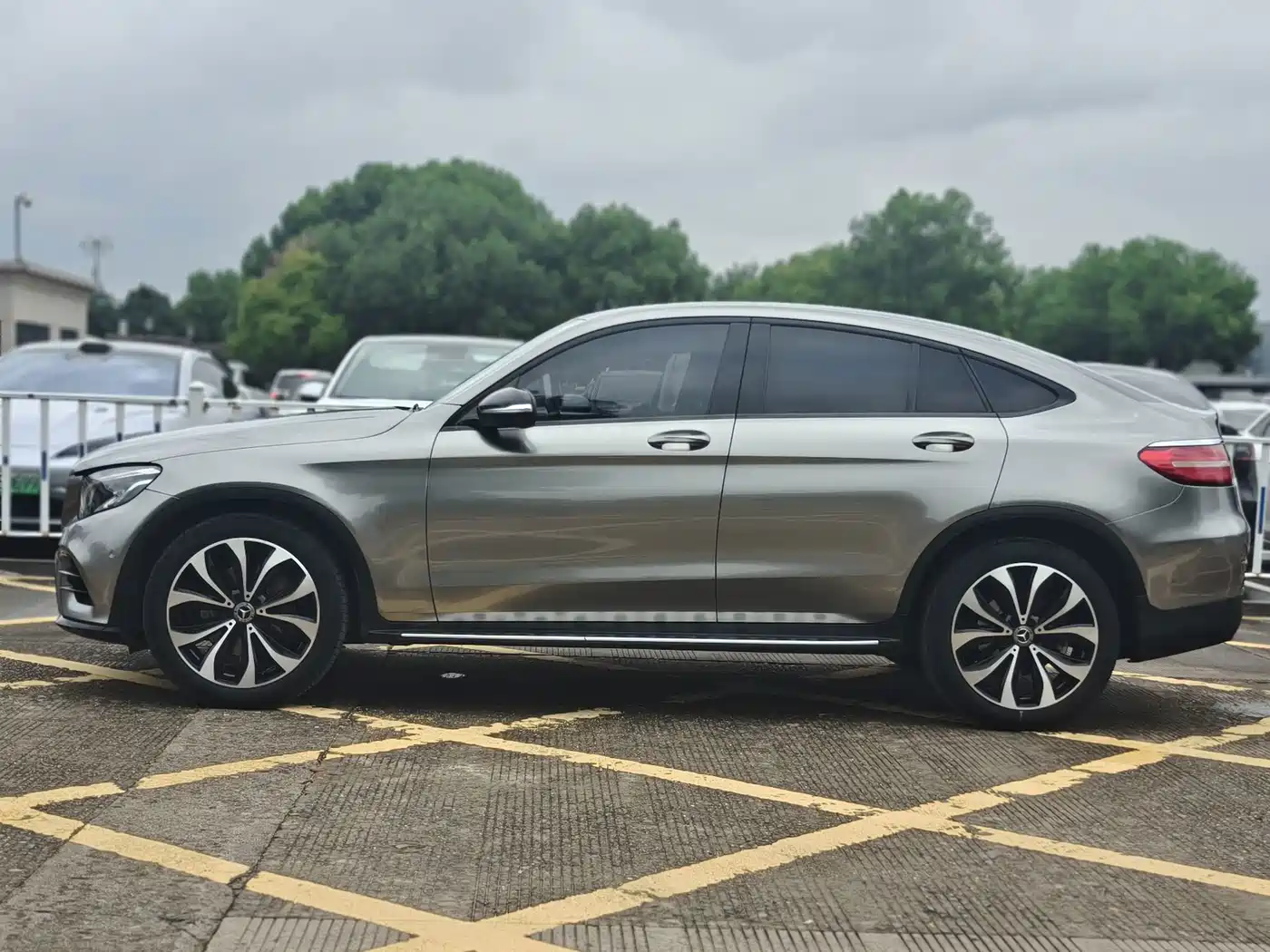 Mercedes-Benz GLC Coupe 2019 2019 GLC 260 4MATIC Coupe SUV