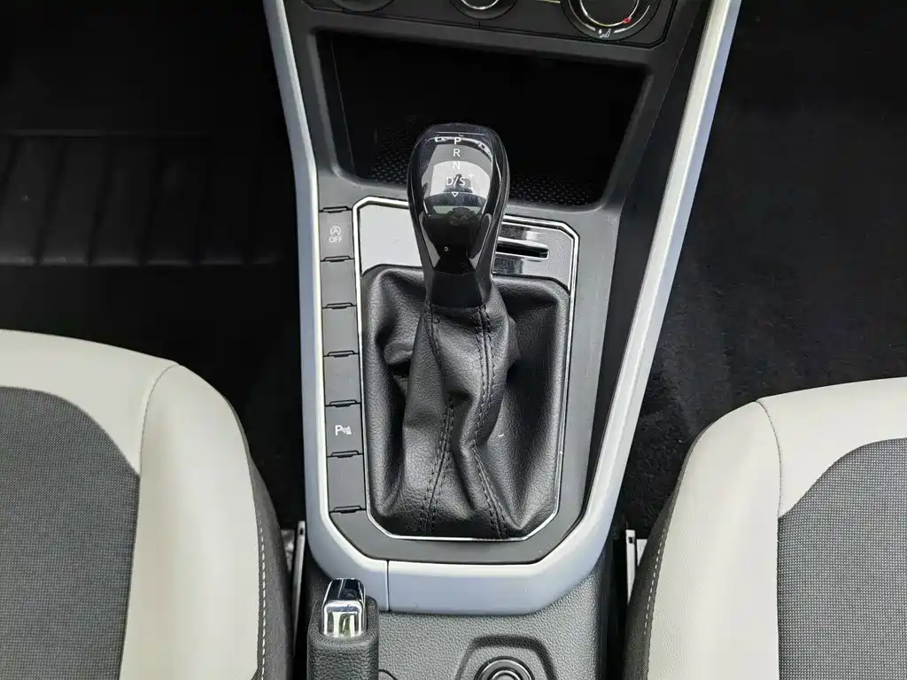 Фото 13 - Volkswagen Polo