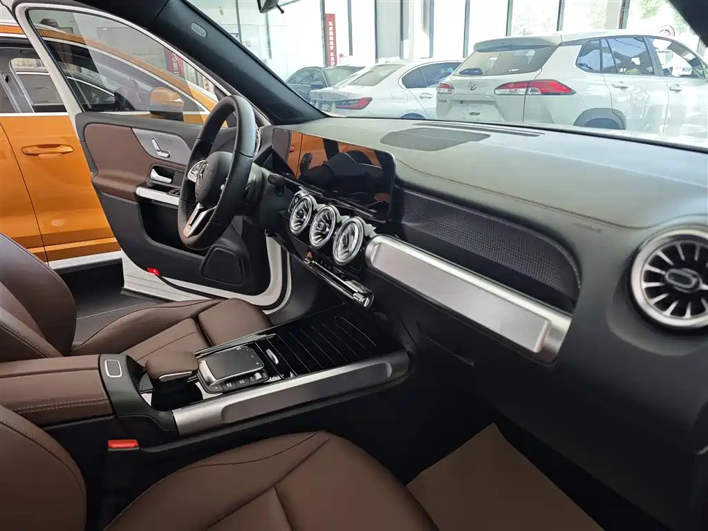 Mercedes-Benz GLB 2023 GLB 220 Dynamic фото 13