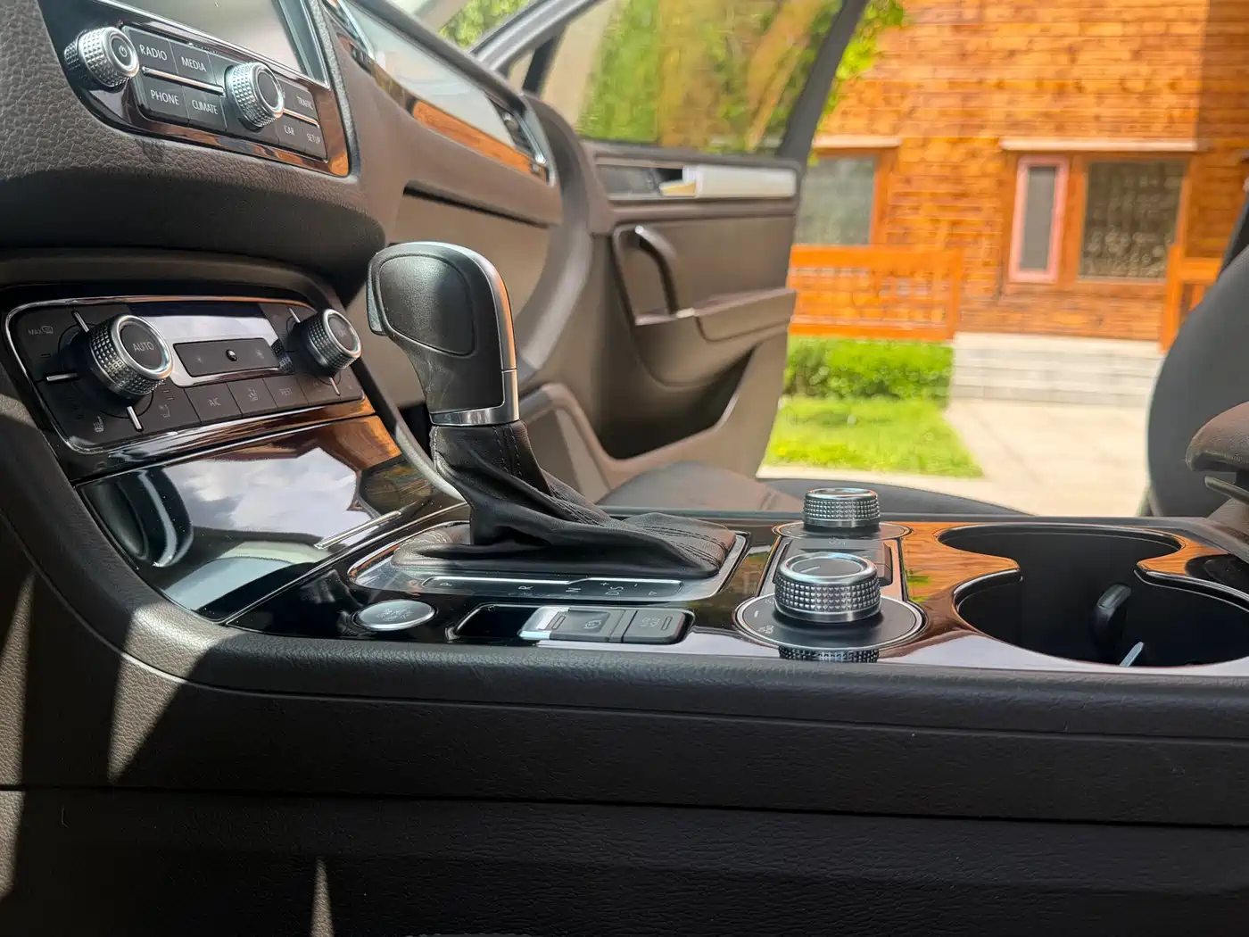 Volkswagen Touareg 2018 3.0TSI Glory Collector's Edition фото 12
