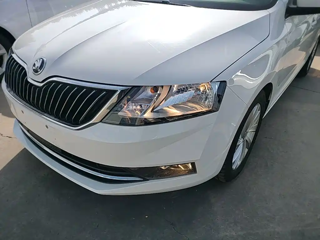 Photo 24 - Škoda Rapid