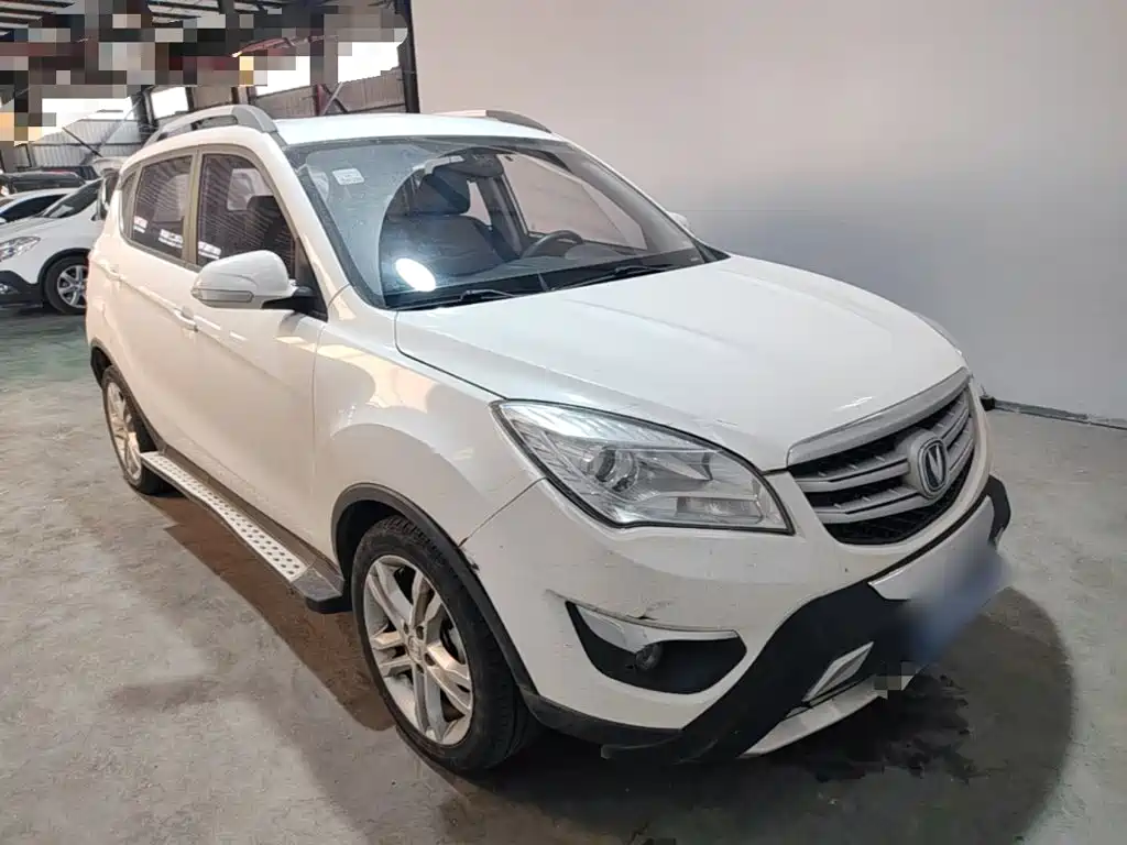 Фото 22 - Changan CS35