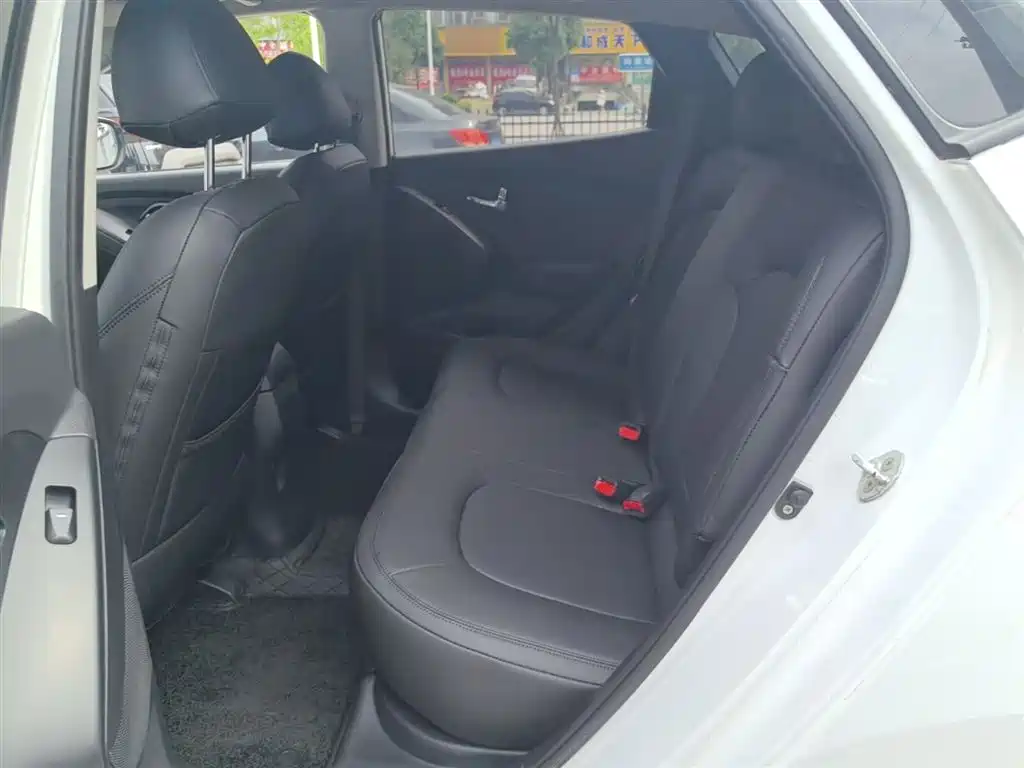 Hyundai Beijing Hyundai ix35 2015 2.0L Automatic 2WD Comfort China IV фото 17