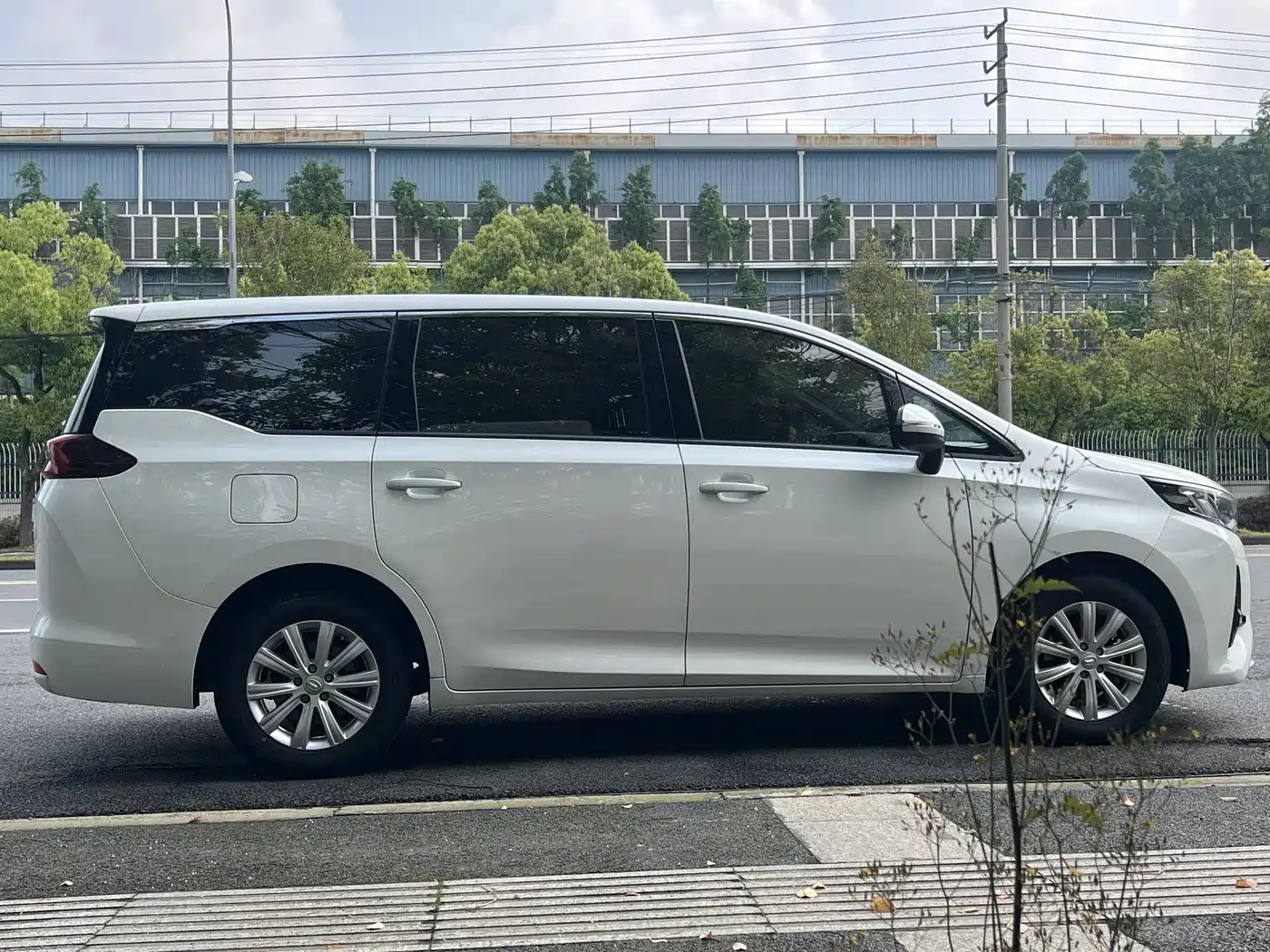 GAC Trumpchi Trumpchi M6 2019 270T Automatic Luxury (7-seater) China V фото 4