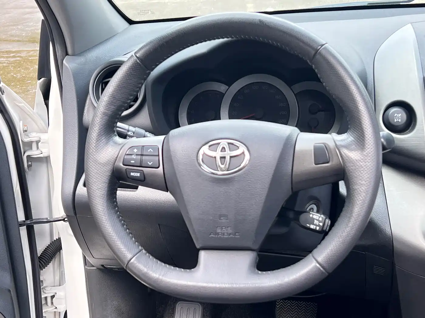 Toyota RAV4 Rongfang 2012 Styling Edition 2.4L Automatic 4WD Luxury фото 8