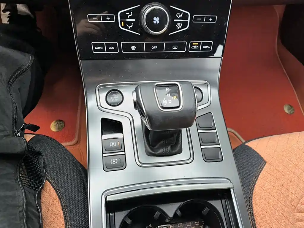 Hongqi H5 2020 1.5T DCT Qi Rhythm Edition фото 11