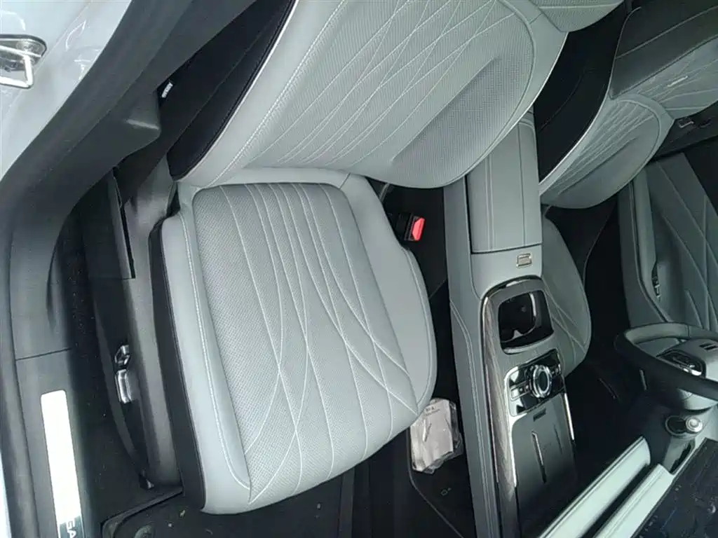 Geely Galaxy Galaxy E8 2025 700km Long Voyage Smart Drive Edition фото 25