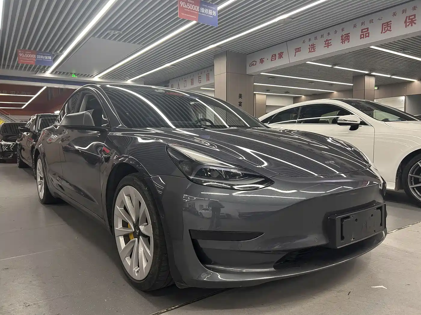 TESLA MODEL 3