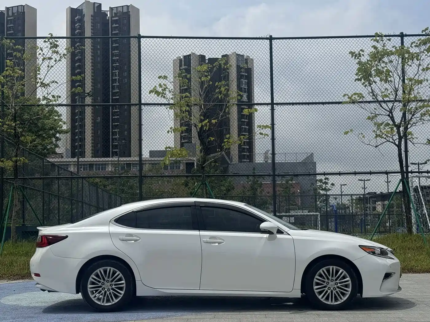 Фото 2 - Lexus ES