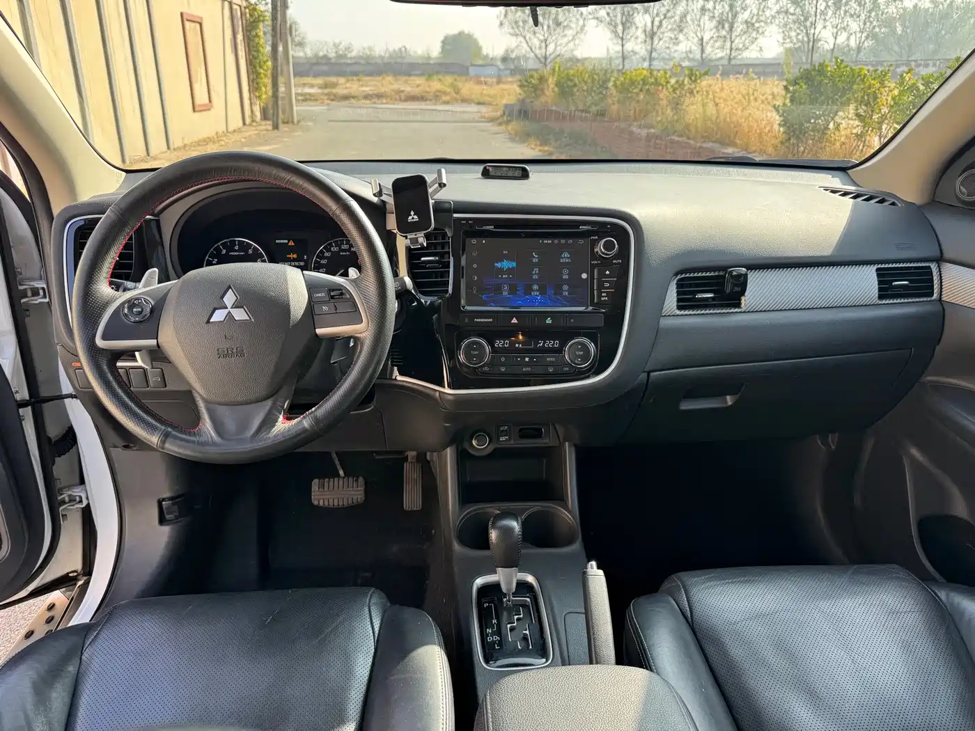 Mitsubishi Outlander (Import) 2015 2014 2.4L 4WD Luxury Value Edition 7-seater