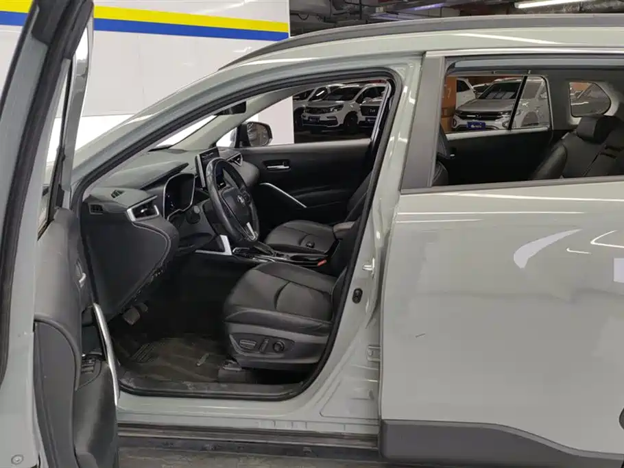 Toyota Corolla Cross 2022 2.0L Flagship Edition фото 9