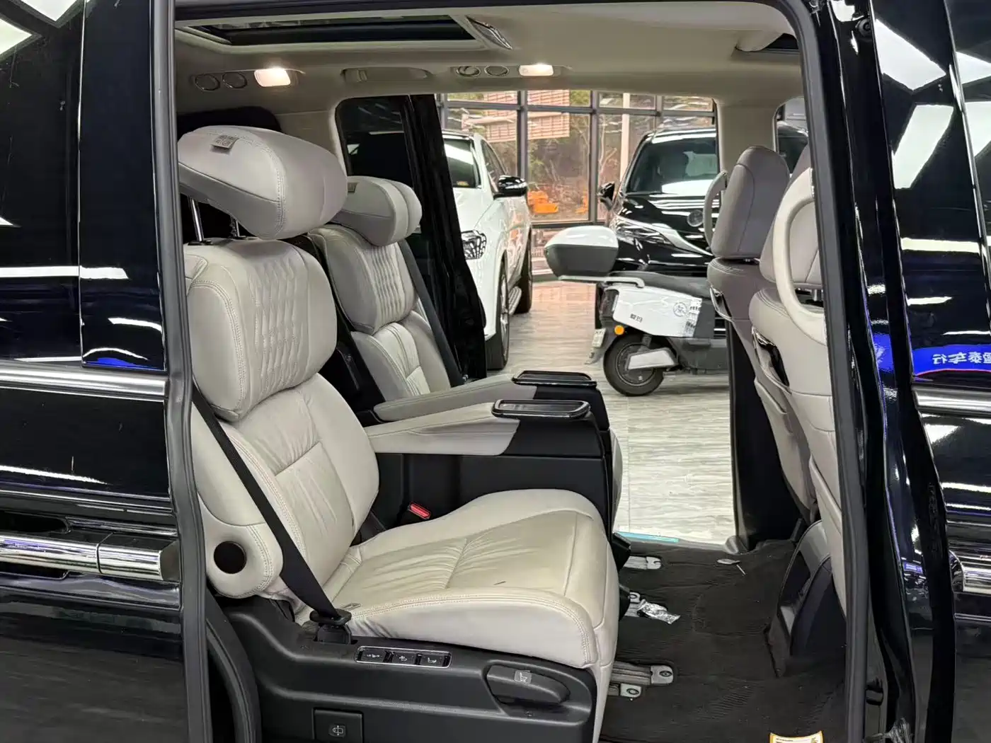 Honda Elysion 2024 2024 2.0L e:HEV Luxury Edition