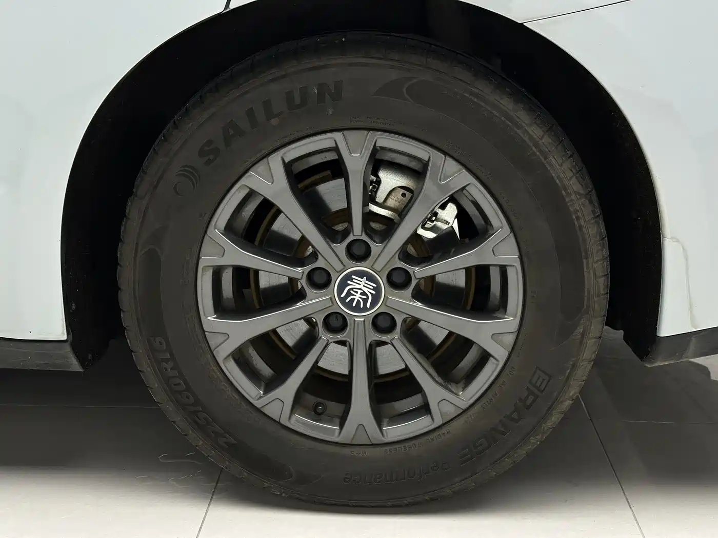 BYD Qin L 2024 DM-i 80KM Leading Edition фото 18
