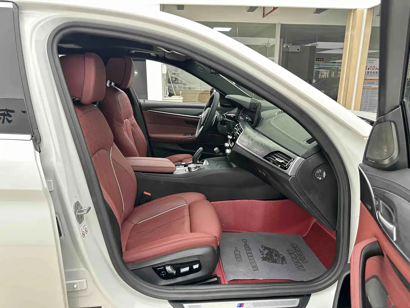 BMW 5 Series 2023 530Li Premium M Sport Package фото 8