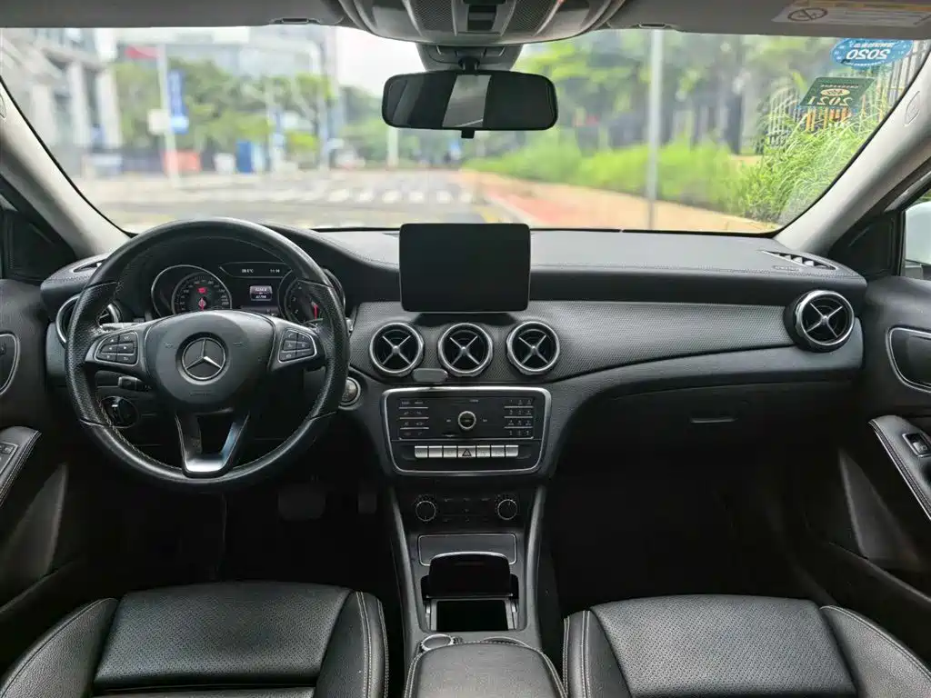 Mercedes-Benz GLA 2018 GLA 200 Fashion фото 7