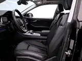 Photo 13 - Audi Q8