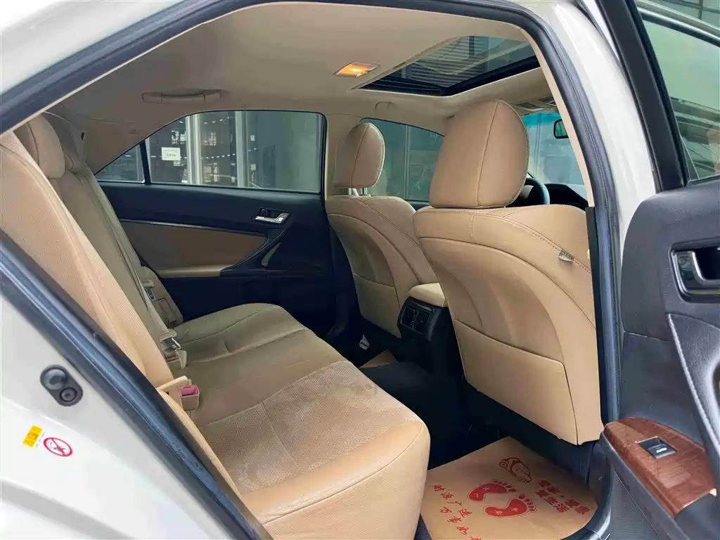 Toyota Reiz 2013 2.5V Premium Edition фото 15