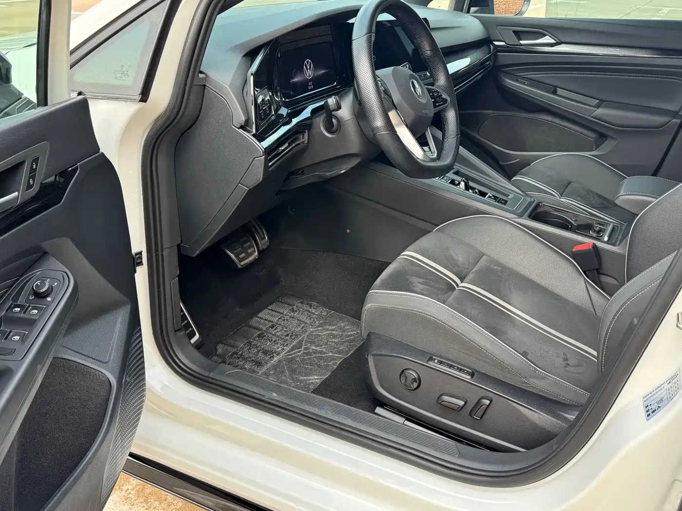 Volkswagen Golf 2021 280TSI DSG R-Line фото 4