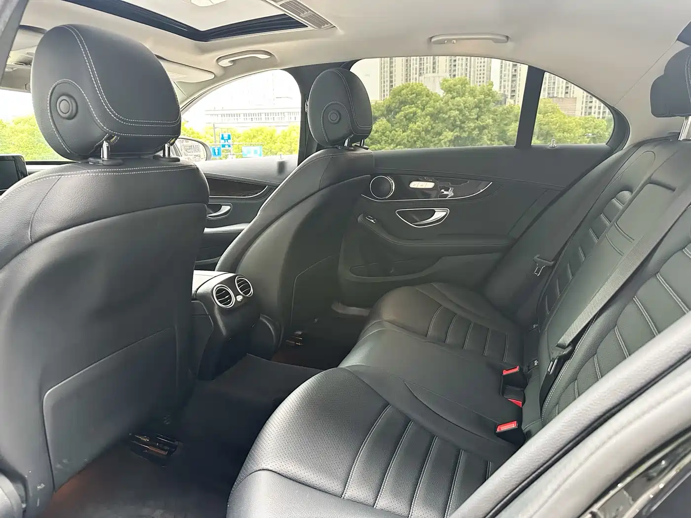 Mercedes-Benz E-Class 2018 E 200 L Sport фото 11