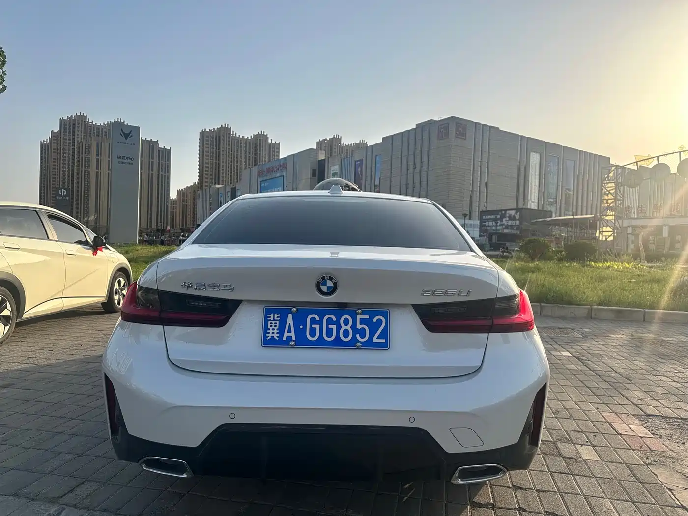 BMW 3 Series 2023 325Li M Sport Package фото 5