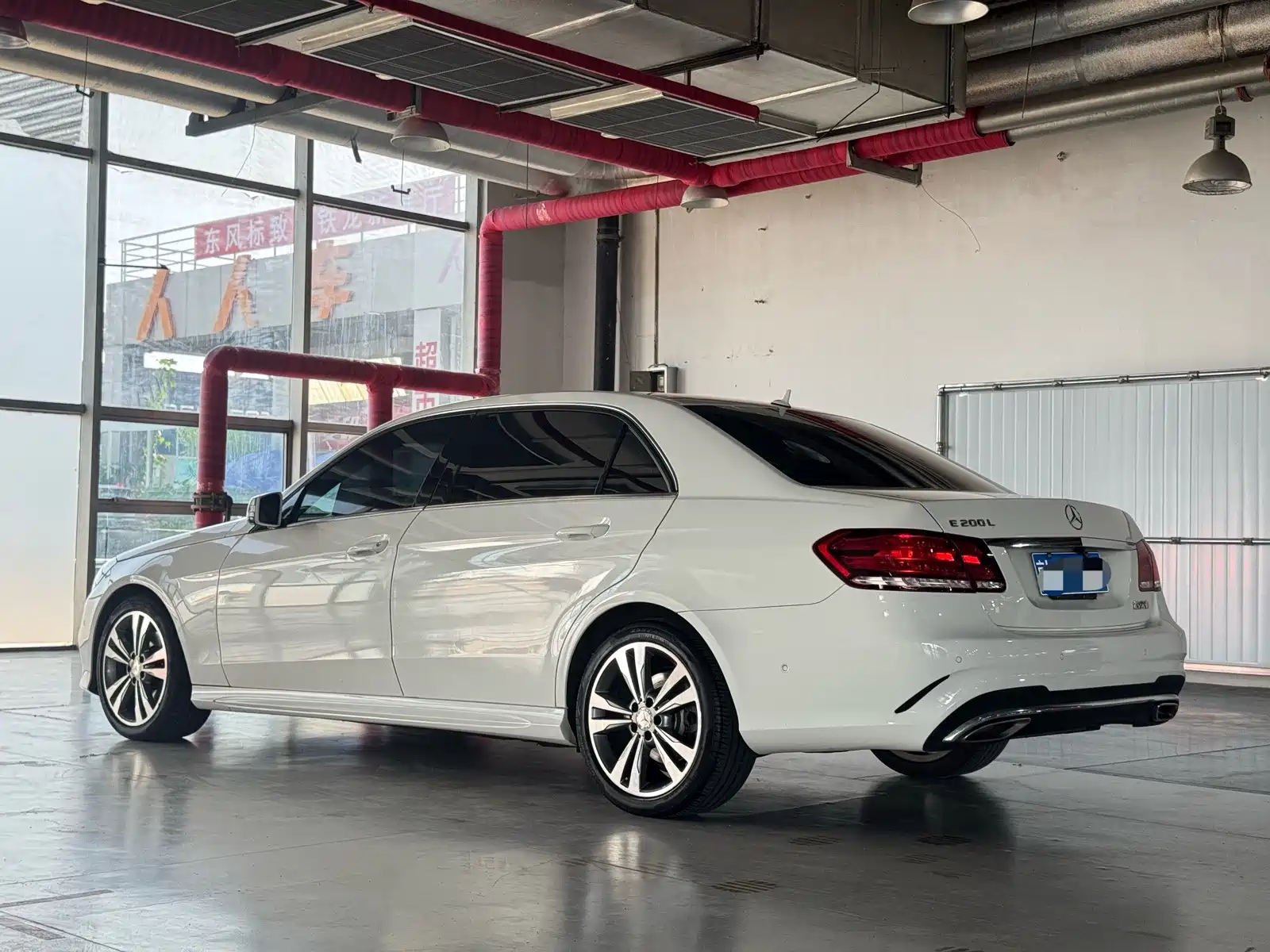 Фото 5 - Mercedes-Benz E-Class