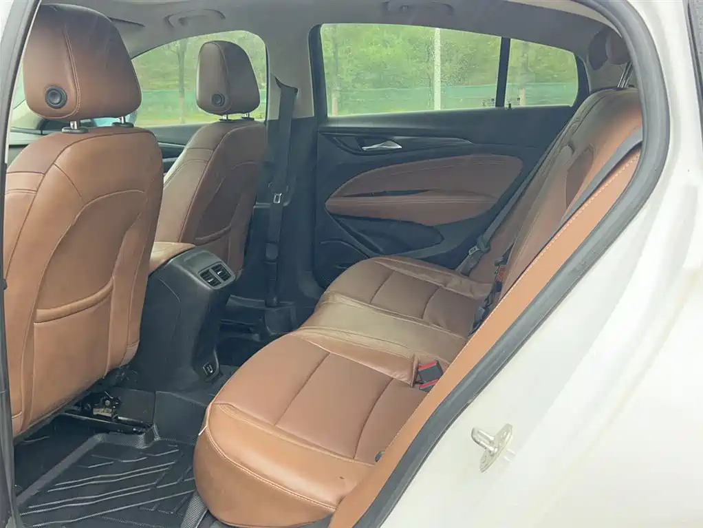 Buick Regal 2017 20T Luxury Model фото 6