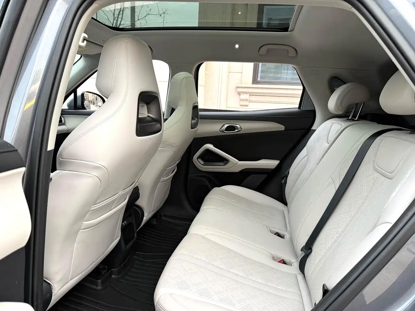 BYD Yuan UP 2024 401KM Surpass Edition фото 8