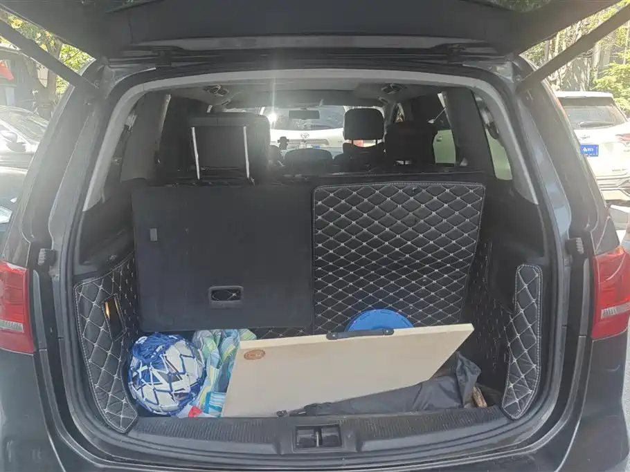 Volkswagen Sharan 2015 1.8TSI Comfort фото 4