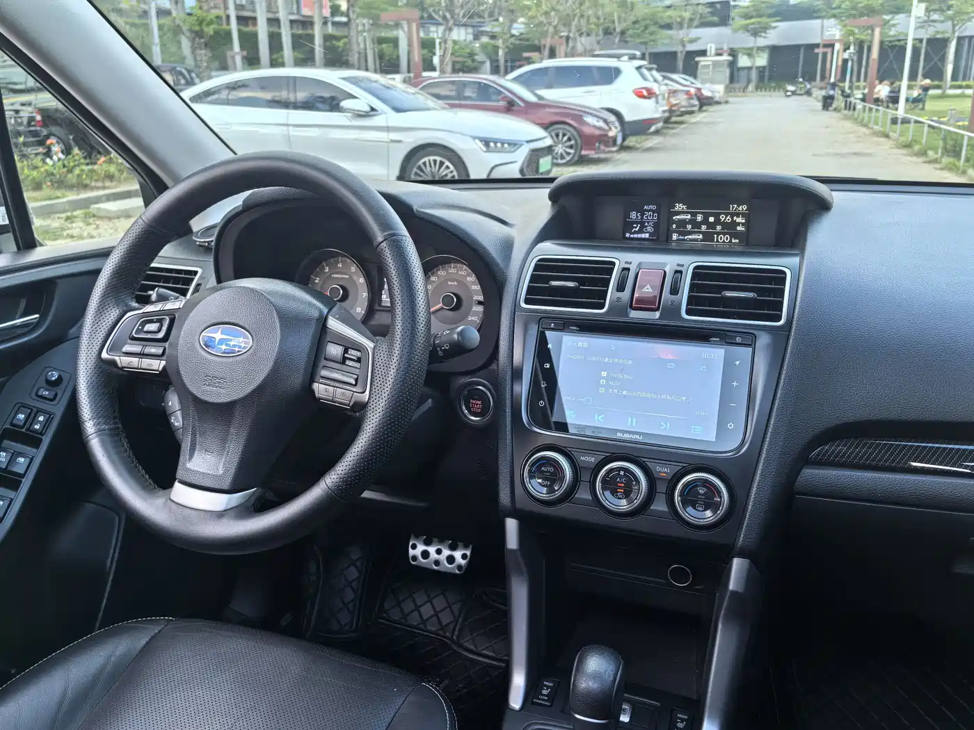 Subaru Forester 2015 2.5i Special Commemorative Edition фото 12