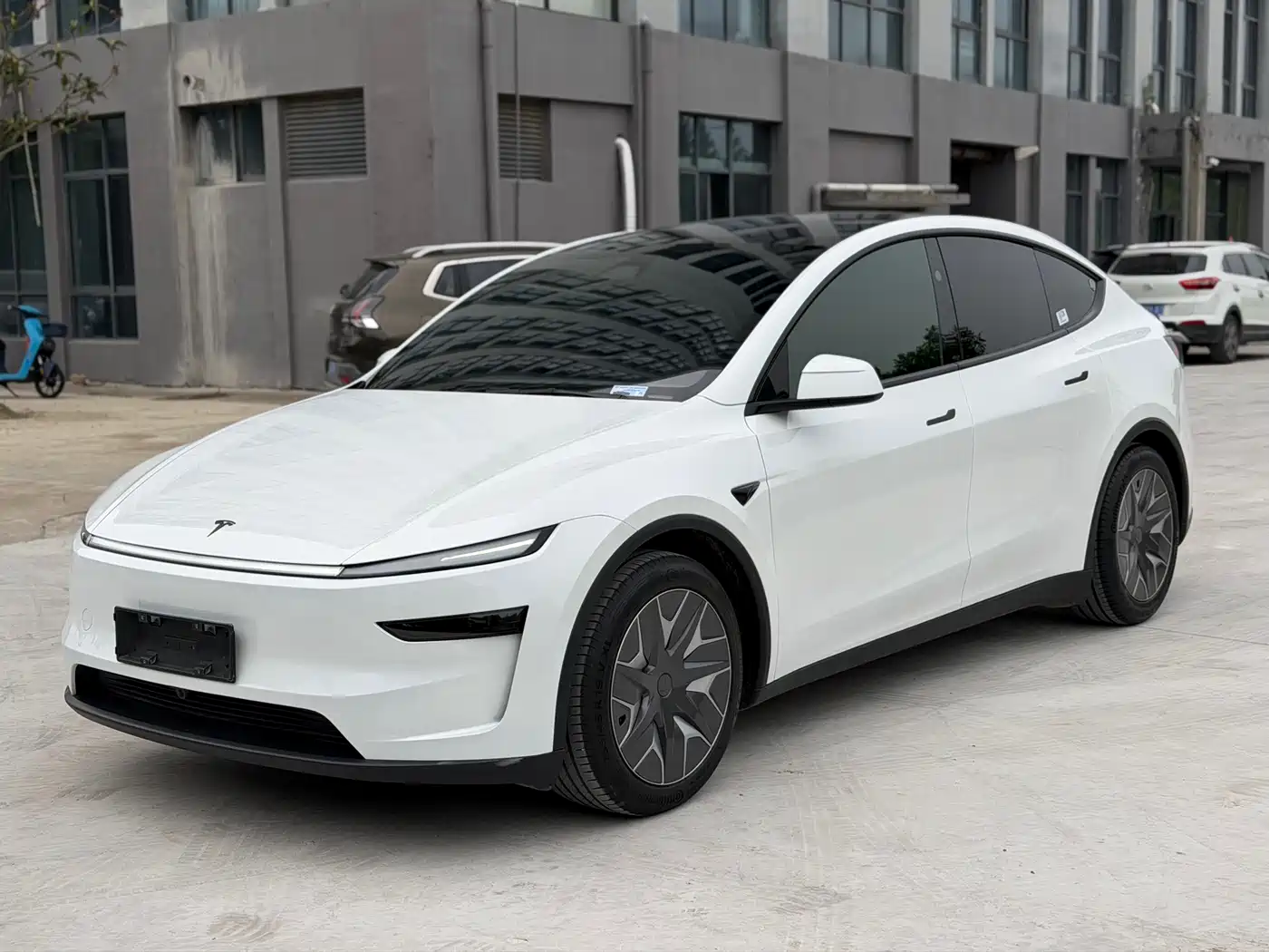 Tesla Model Y L 2025 2025 Facelift Long Range AWD