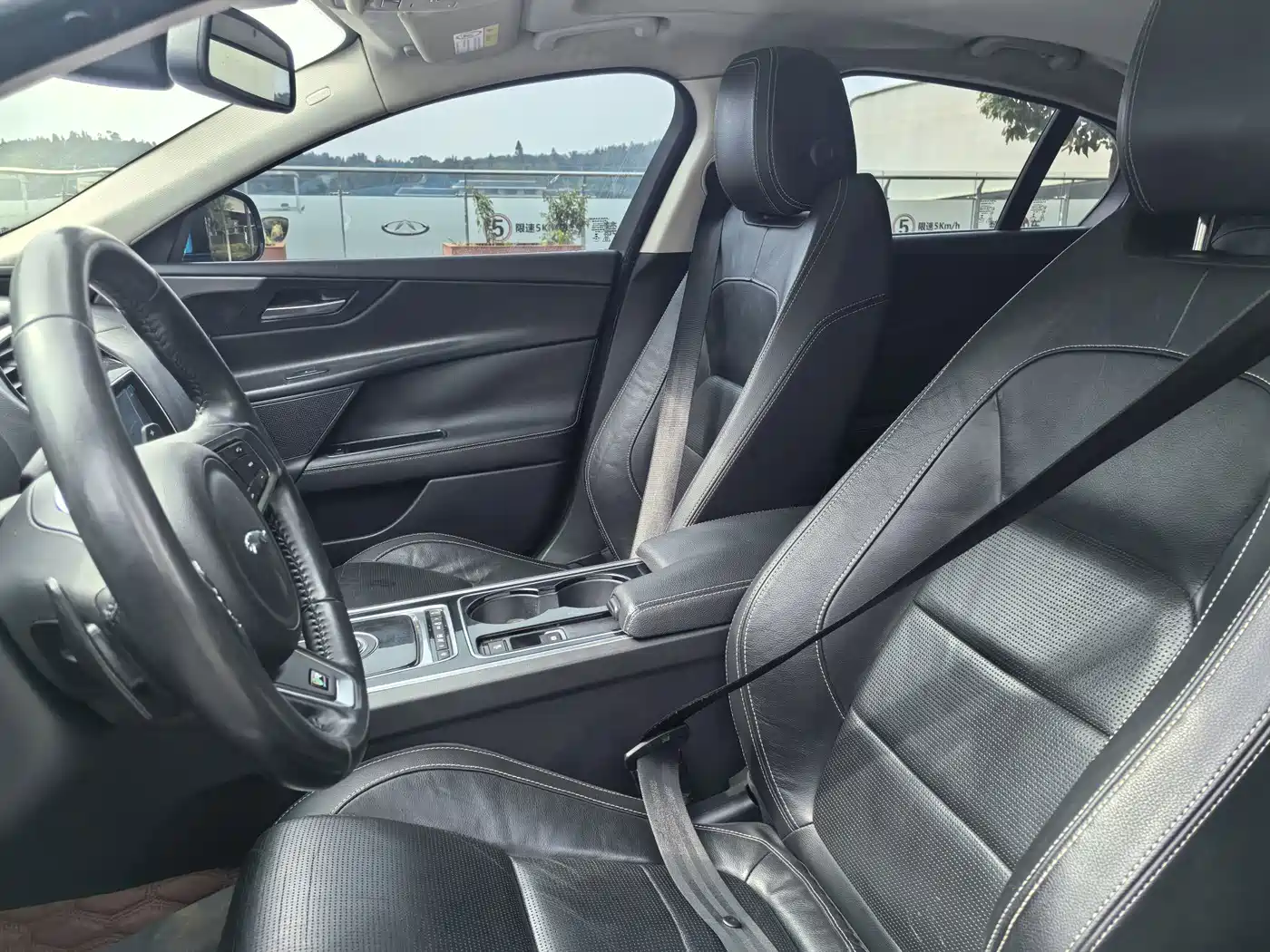 Jaguar XE 2016 2015 2.0T 200PS R-Sport