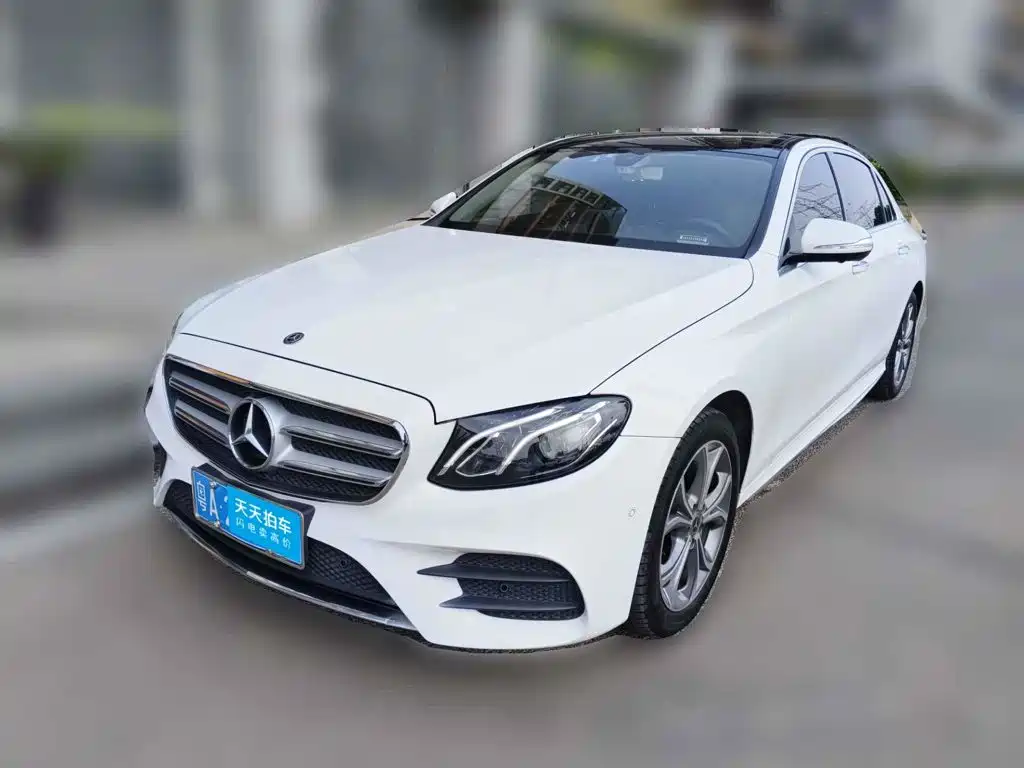 Фото 1 - Mercedes-Benz E-Class