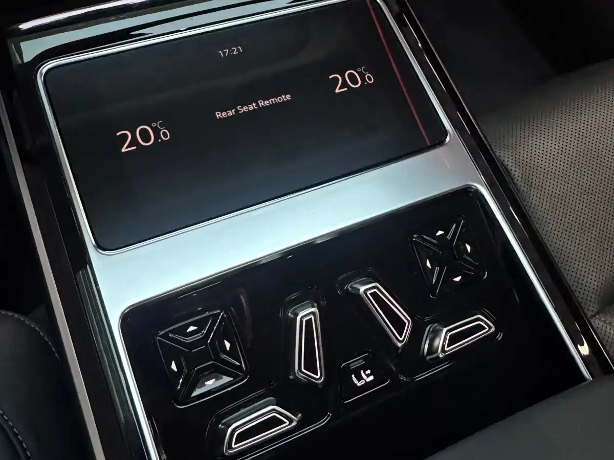 Audi A8 2023 A8L 55 TFSI quattro Flagship фото 18