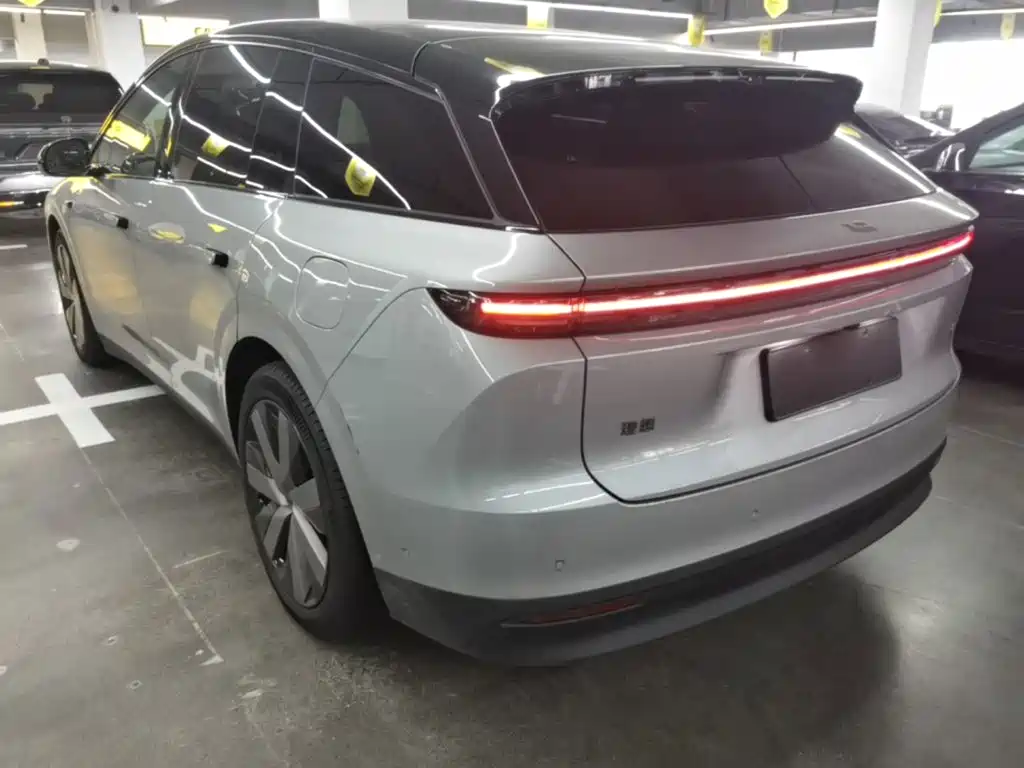 Фото 5 - Li Auto i6
