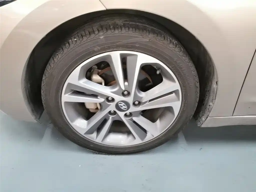 Hyundai Elantra 2016 Model 1.6L Automatic Smart Elite фото 23