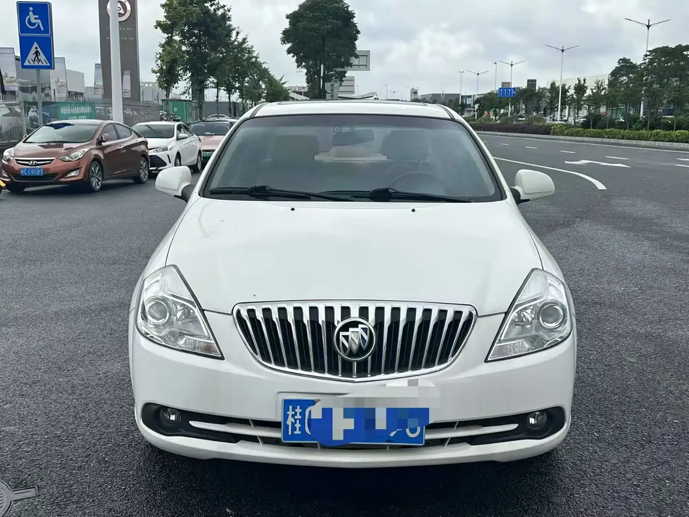 Buick Excelle 2013 1.5L Automatic Exclusive фото 2