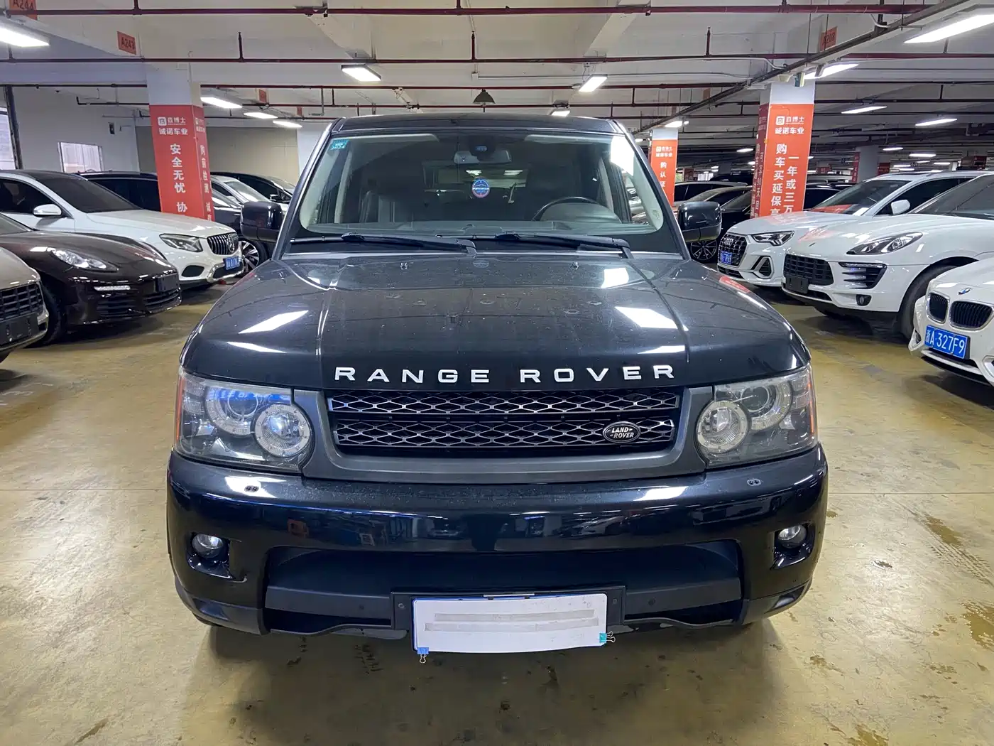 Land Rover Range Rover Sport 2011 5.0 NA V8 HSE фото 2