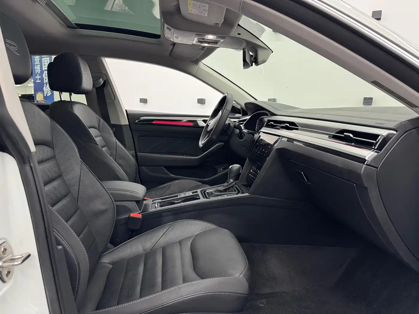 Volkswagen FAW-Volkswagen CC 2023 380TSI Eye-catching Edition фото 7