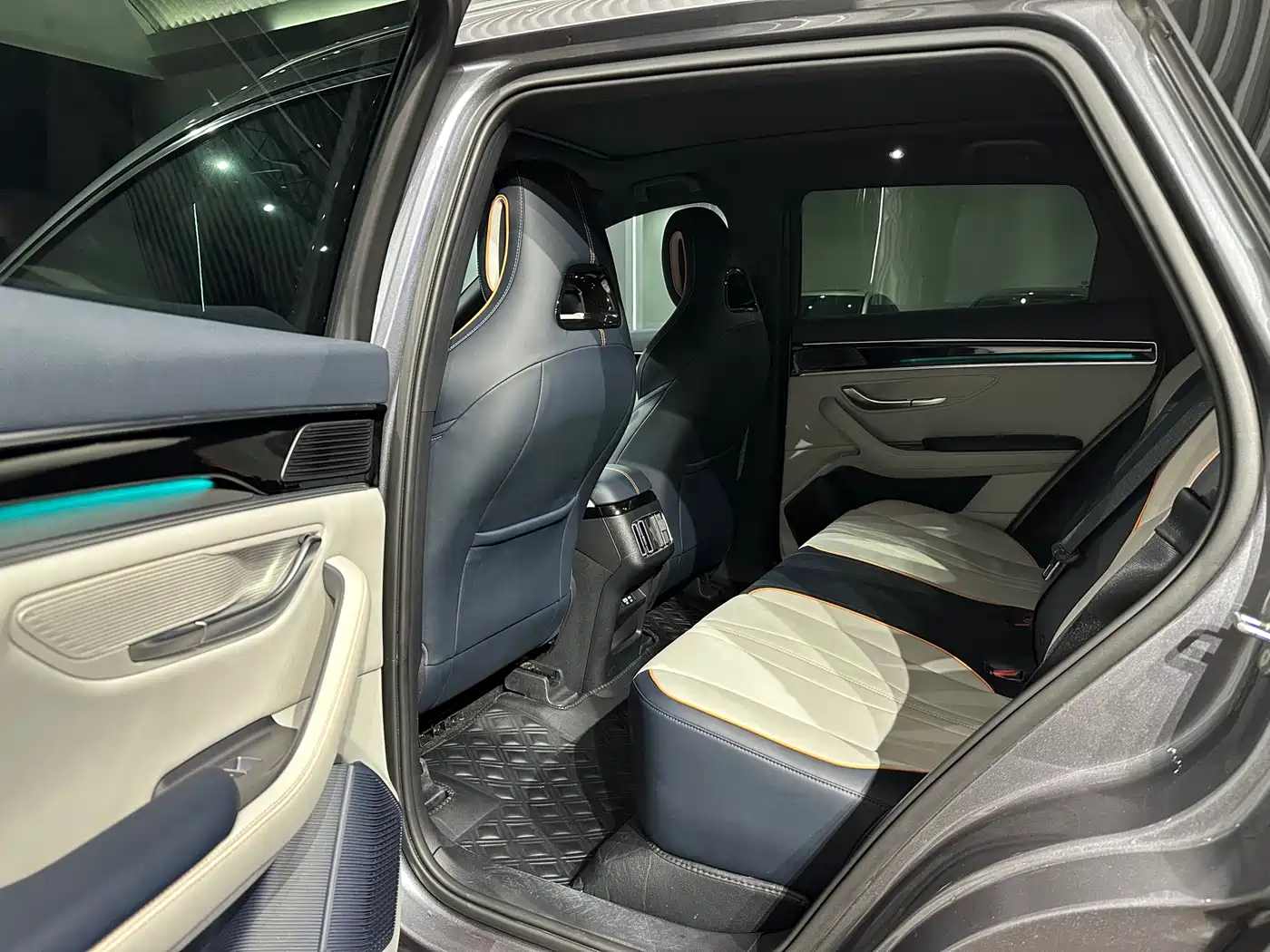 BYD Song PLUS PHEV 2023 Champion Edition DM-i 110KM Flagship фото 12