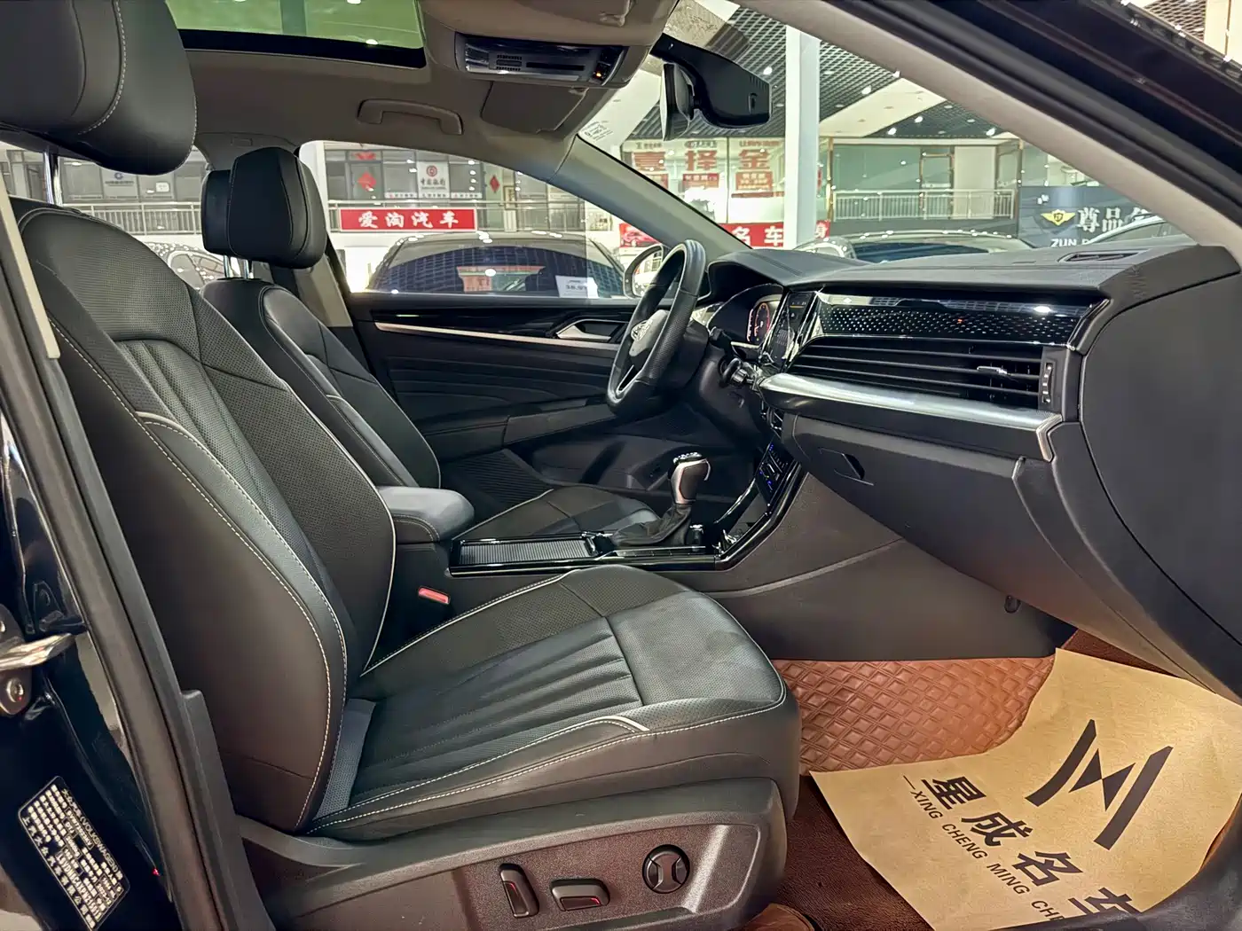 Volkswagen Passat 2024 380TSI Elite Edition фото 8