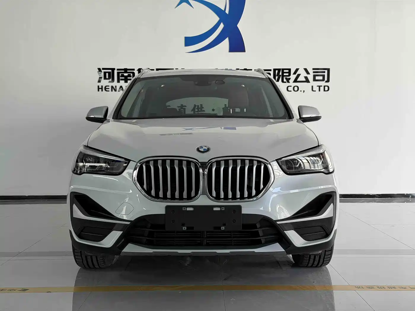 BMW X1 2022 sDrive20Li Fashion фото 2