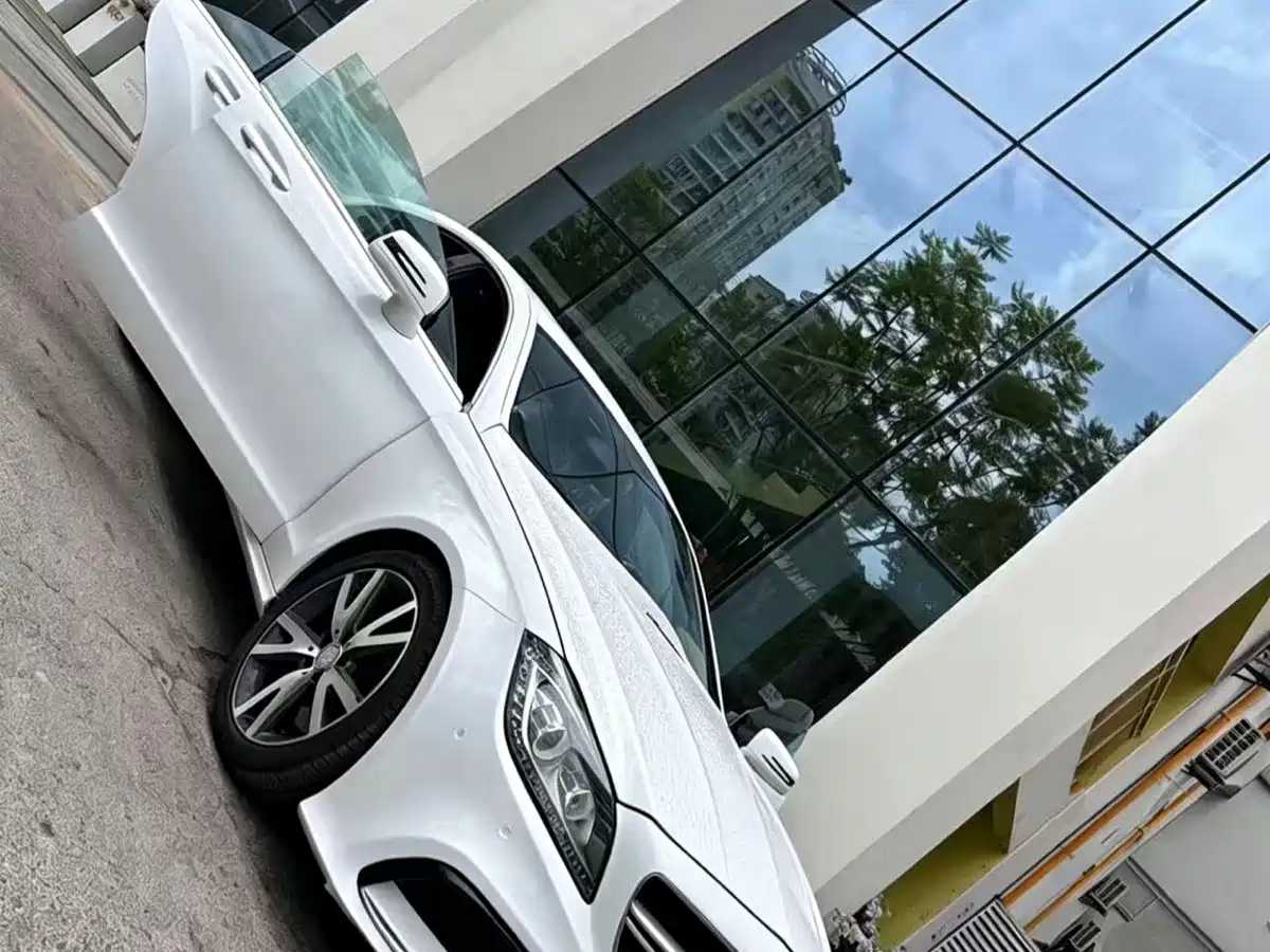 Mercedes-Benz CLS 2012 CLS 300 CGI фото 3