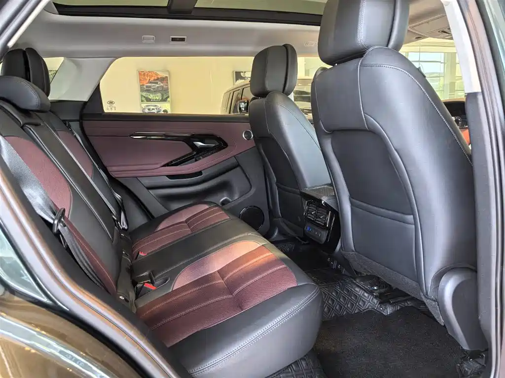 Land Rover Range Rover Evoque 2025 2024 Range Rover Evoque L 249PS Light Master Edition