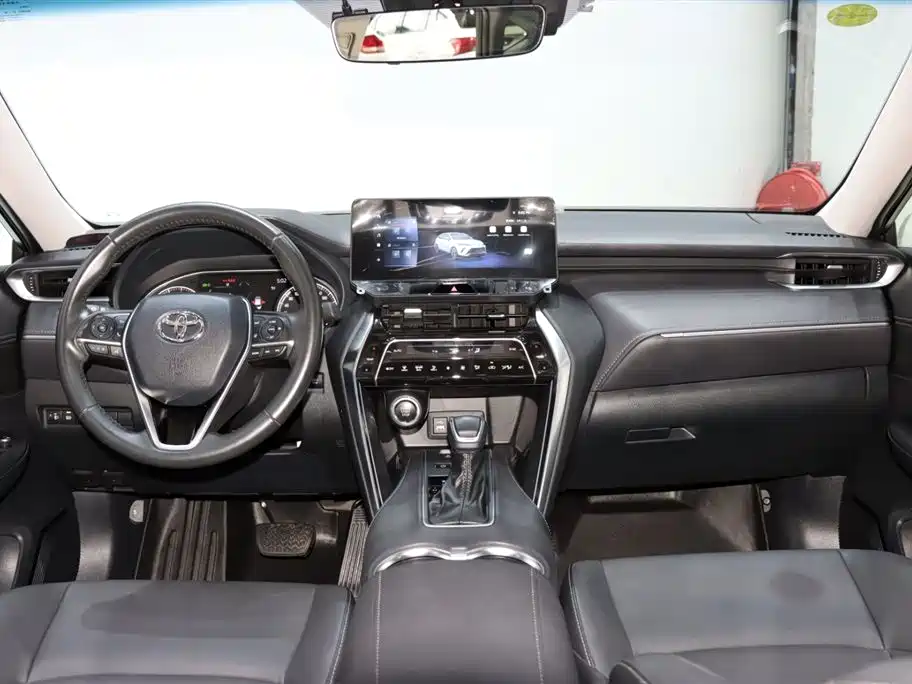 Toyota Venza 2023 2.0L CVT FWD Luxury фото 12