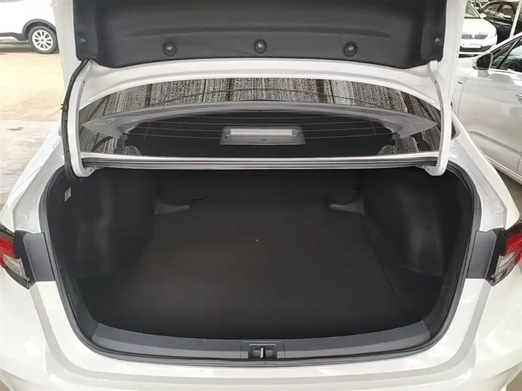 Toyota Corolla 2021 Hybrid 1.8L E-CVT Elite Edition фото 19