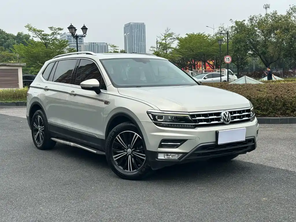 صورة 3 - Volkswagen Tiguan L