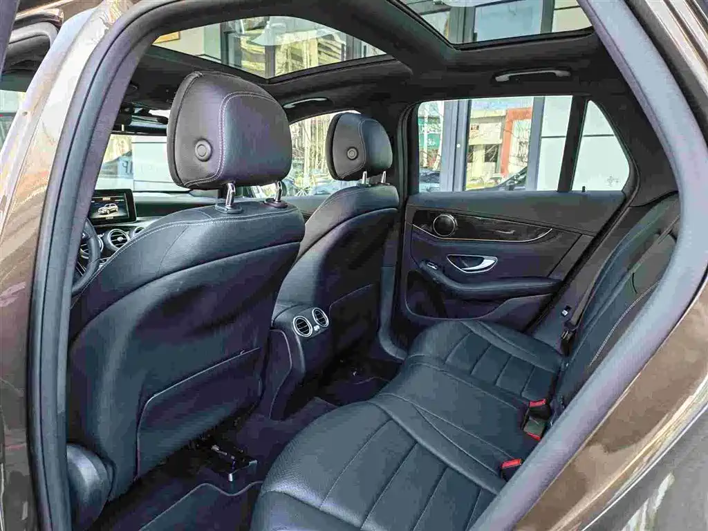 Mercedes-Benz GLC 2017 GLC 260 4MATIC Luxury фото 8
